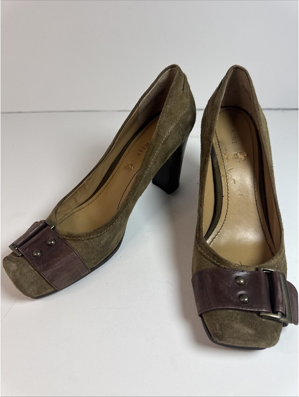 Nine West Olive Suede Brown Buckle Platform  Heels Size 8 HWDARYN 0810 Leather